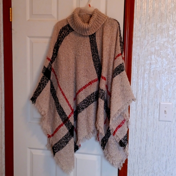 Cape - Picture 1 of 1